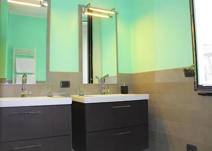 Simone-ferienwohnung Nahe Menaggio サン・シーロ