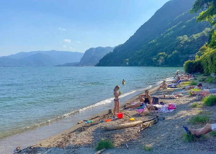 Simone-ferienwohnung Nahe Menaggio * サン・シーロ